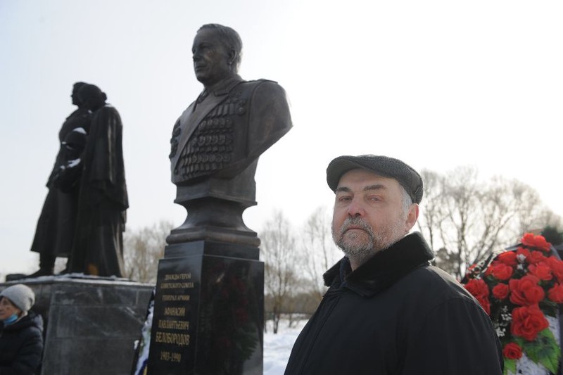 За нами Москва: на «Рубеже Славы» открыли мемориал легендарному генералу