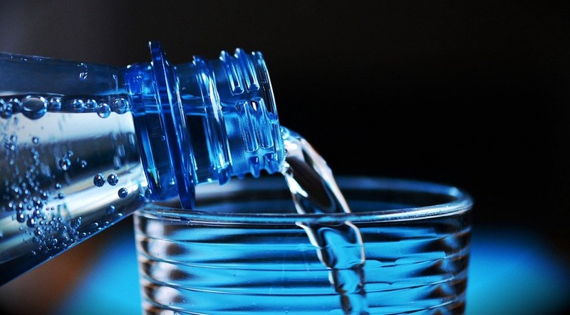 Биохимик рассказала, когда питьевая вода в бутылках может нанести вред здоровью 