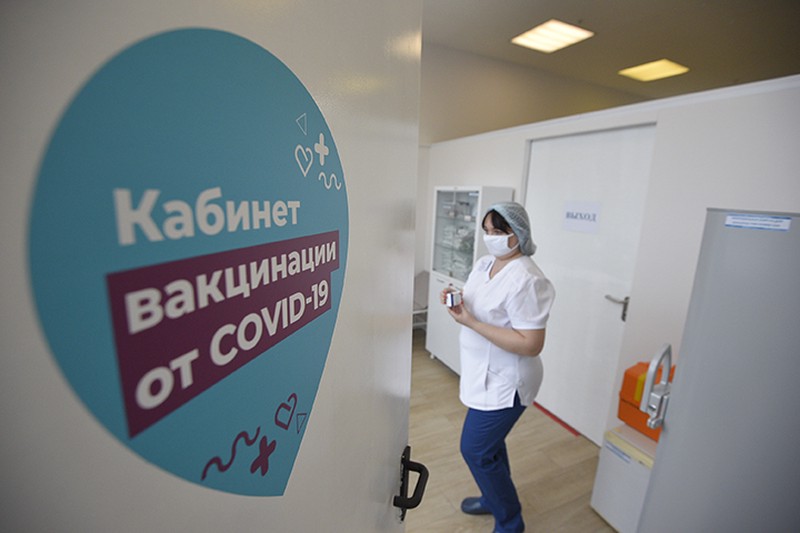 Коронавирус выявили у 8995 человек в России за последние сутки 