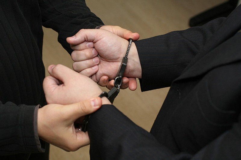 Полицейских задержали в Москве за взятку в размере 12 миллионов рублей