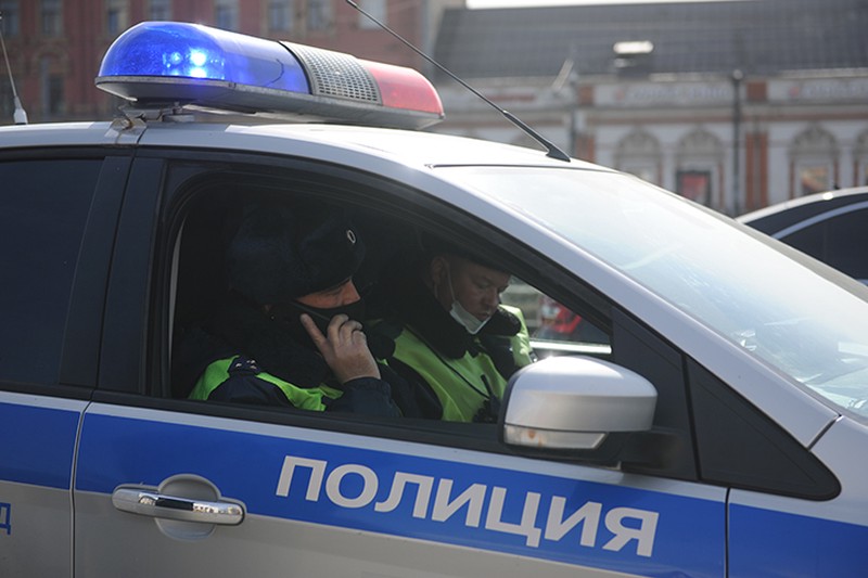Каршеринговый автомобиль сбил двух пешеходов на юго-западе Москвы