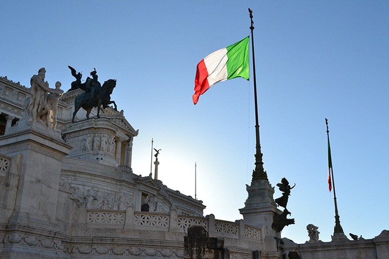 Италия снимет ограничения на въезд туристов летом