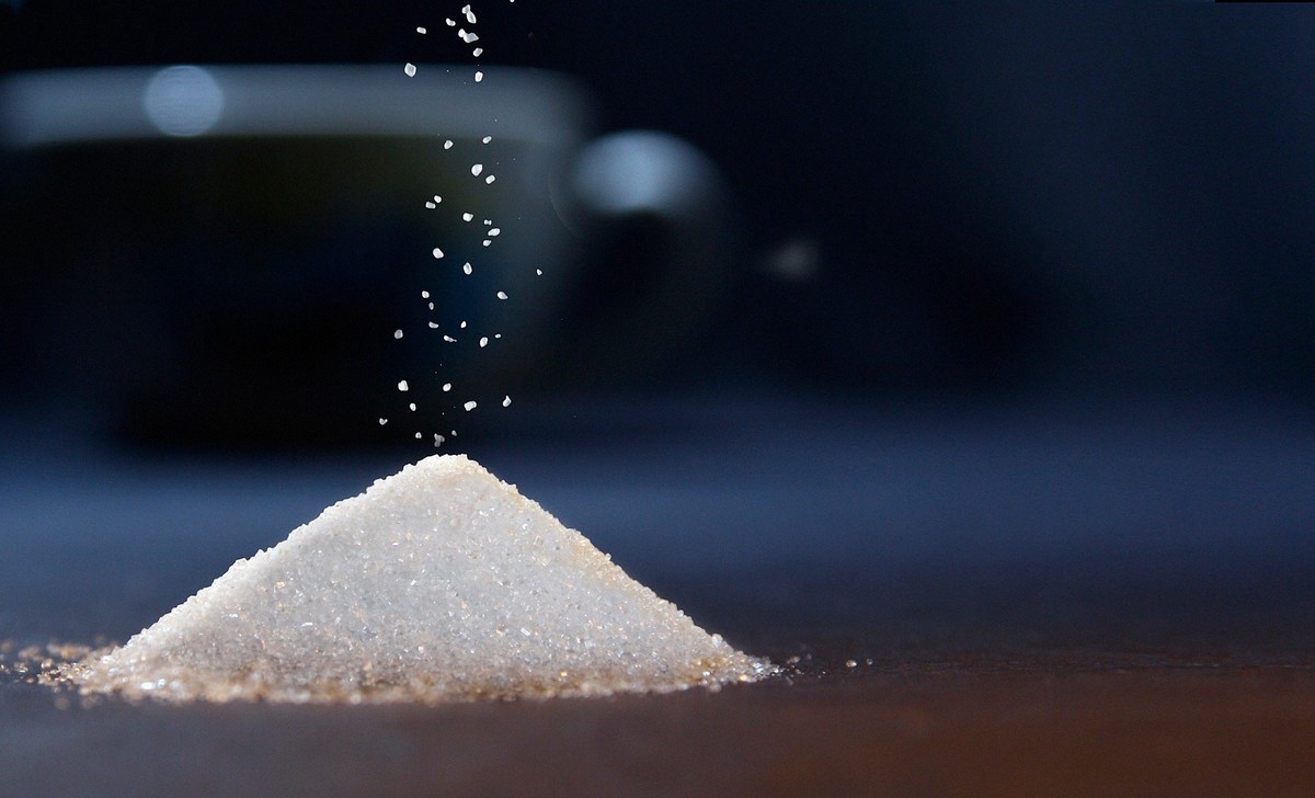 Диетолог назвала неочевидные причины для отказа от сахара