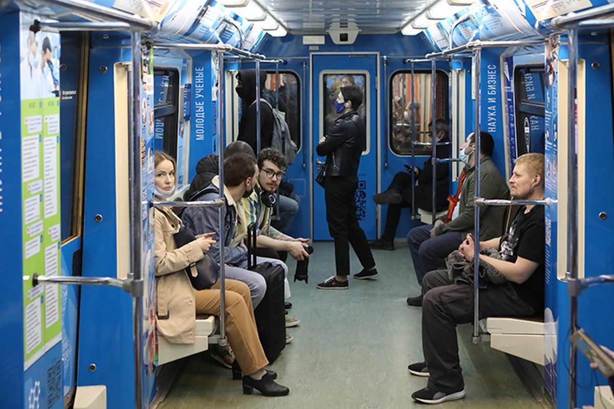 Движение поездов восстановили на синей ветке московского метро