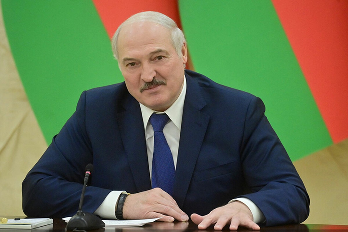 Лукашенко поручил премьеру Белоруссии отправить Тихановской печенье