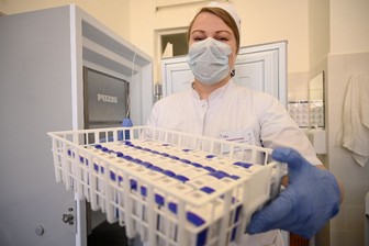 Аналитик объяснил, почему Евросоюз не признает вакцину «Спутник V»
