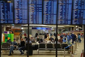 Более 30 рейсов задержали и отменили в московских аэропортах