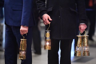 Благодатный огонь сошел в храме Гроба Господня в Иерусалиме