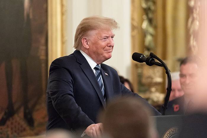 Трамп потребовал от Китая 10 триллионов долларов репараций за COVID-19