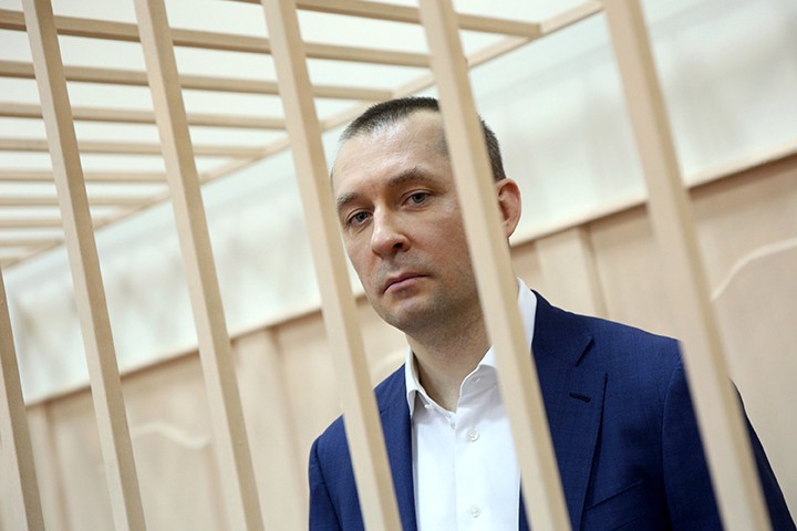 «Я не знаю, как правильно жить»: эксклюзивное интервью с экс-полковником-миллиардером Захарченко