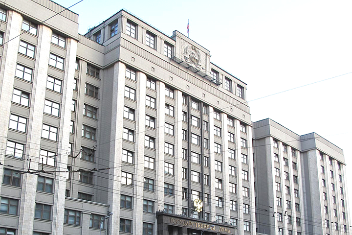 Проект о выплатах десяти тысяч рублей для школьников внесли в Госдуму