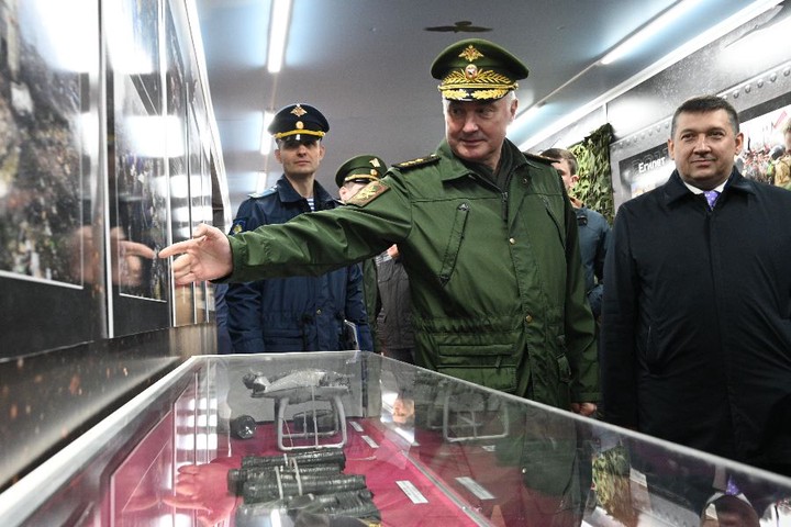 Танковый триатлон и тир провезут по стране