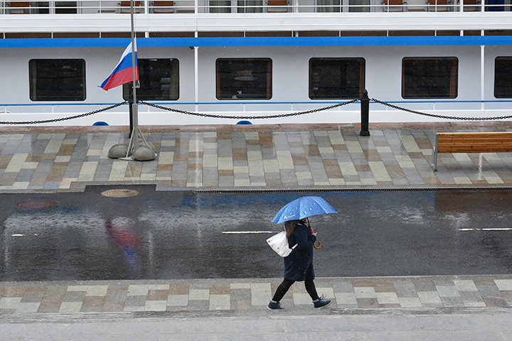 Синоптики предупредили москвичей о дожде и сильном ветре в Москве 3 мая