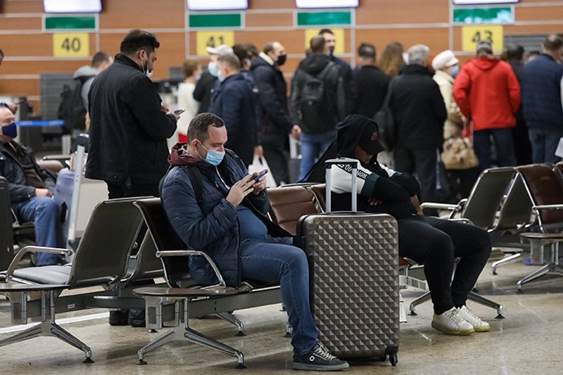 Почти 20 рейсов задержали и отменили в московских аэропортах