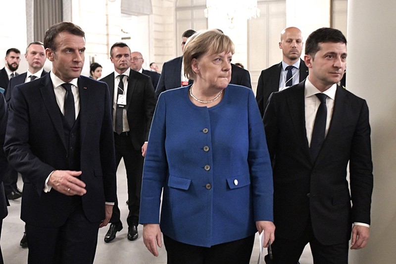 СМИ: Макрон, Меркель и Зеленский обсудят отношения с Россией