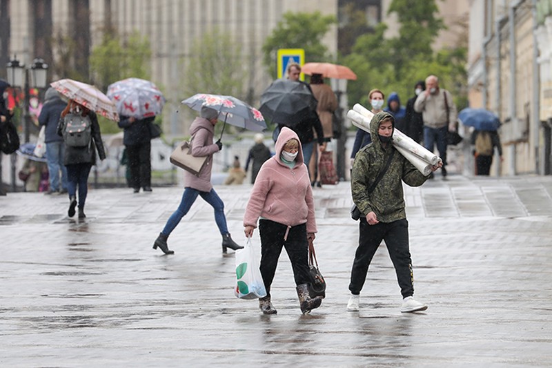 В МЧС предупредили о сильном порывистом ветре и дожде в столице 12 июня
