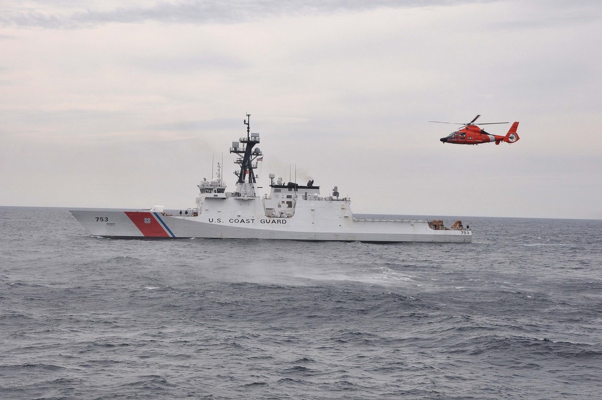 ЧФ следит за действиями ракетного катера ВМС Греции в акватории Черного моря