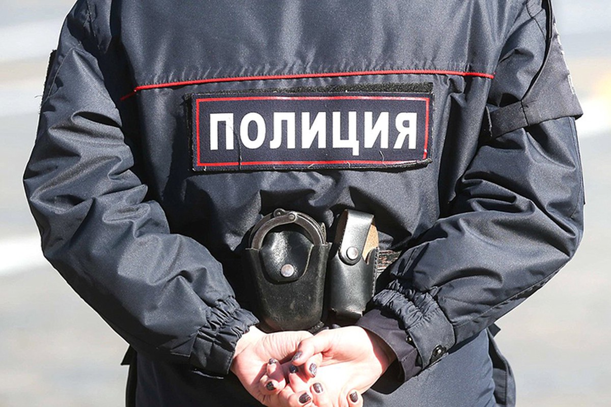 Действия полицейских при задержании мужчины в Строгине проверят в МВД 