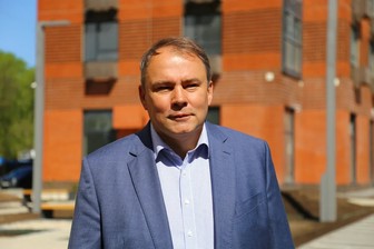 Петр Толстой проинспектировал дом в Люблине, построенный по программе реновации