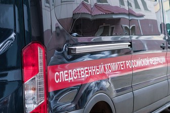 Появилось видео с улицы Шумилова, где мужчина выбросил сына из окна