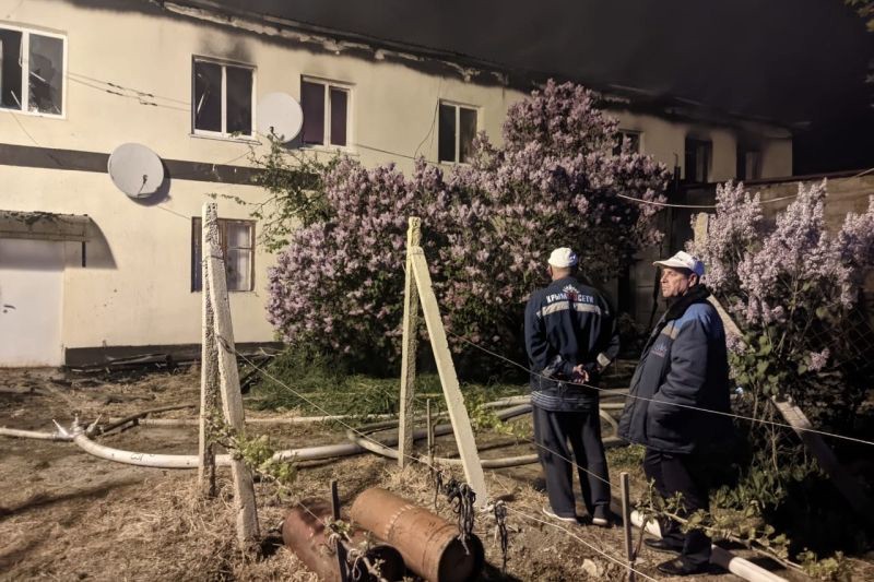Крупный пожар в многоквартирном доме в Крыму ликвидировали