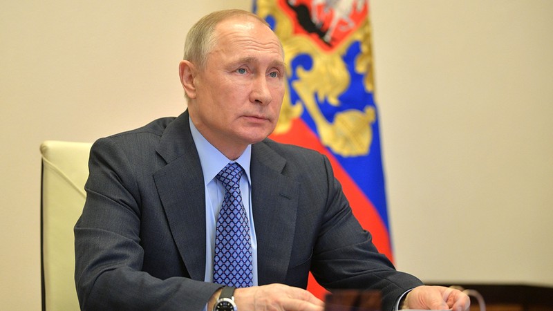 «Это маловато»: Путин оценил заработную плату Героя труда 