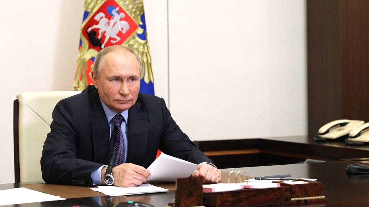 Путин поручил подготовить предложения о добыче ископаемых около БАМ и Транссиба