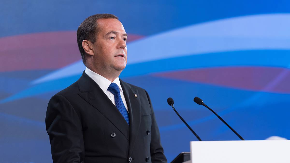 Медведев заявил, что сценарий прямого столкновения с НАТО был бы катастрофическим