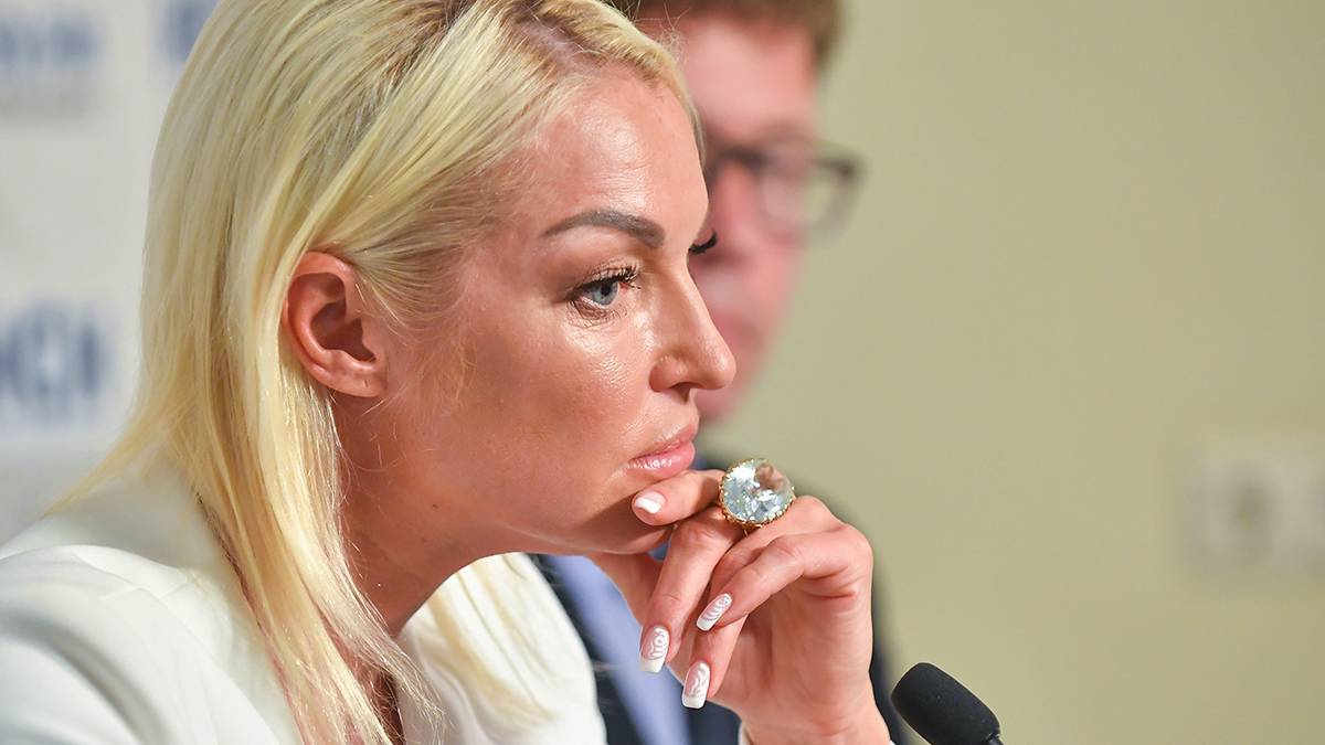 Анастасия Волочкова стала жертвой финансовой пирамиды QBF