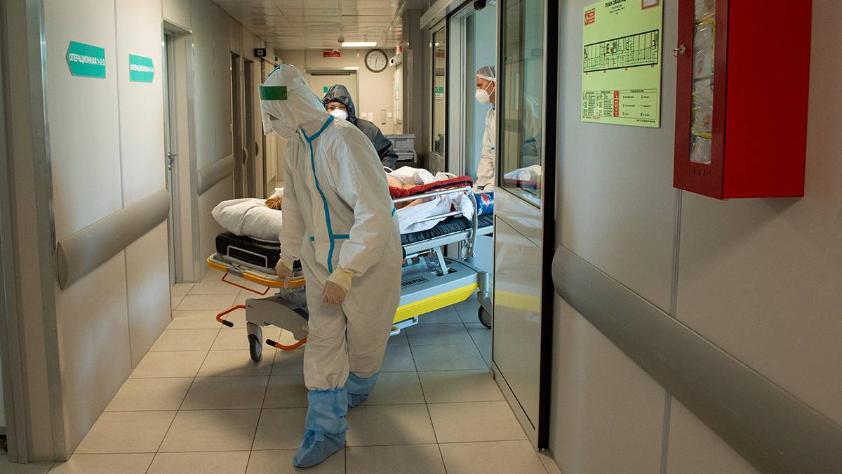 Врач московской больницы: к нам редко попадают вакцинированные люди 