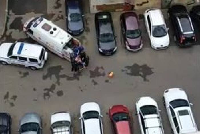 Мужчина под наркотиками разгромил собственную квартиру в Химках. Видео