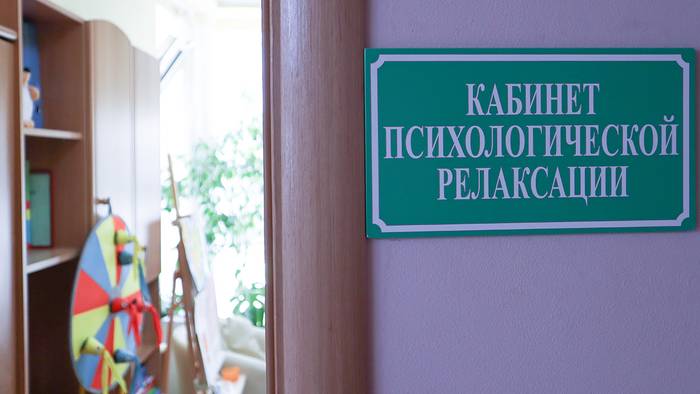 «Иногда кажется, что ты смотришь очень длинный фильм с разными героями»: психологи делятся рассказами о своей работе