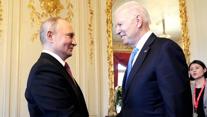 Путин назвал Байдена взвешенным и конструктивным собеседником