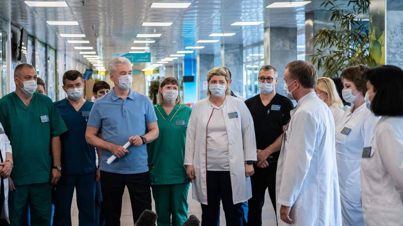 Еще четыре тысячи коек для пациентов с COVID-19 подготовили в больницах Москвы