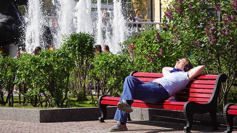 Синоптик заявил, что аномальная жара продержится в Москве минимум неделю