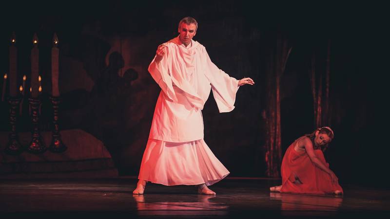 «Аплодисменты стали тише»: танцор Александр Пушкарев раскрыл тайны балетного закулисья
