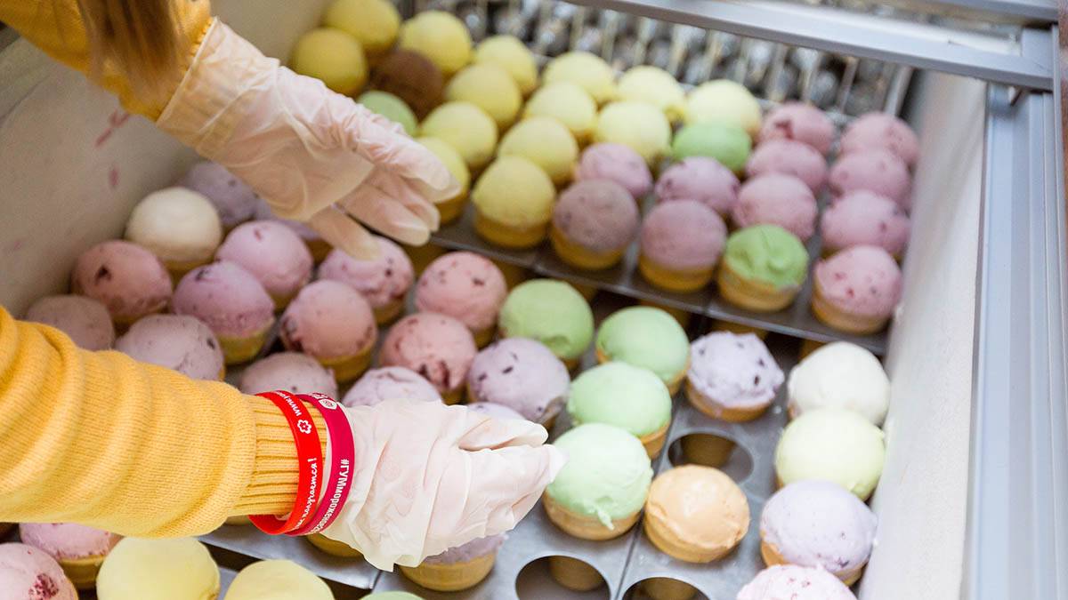 Мороженое украли из торговой тележки в Басманном районе Москвы