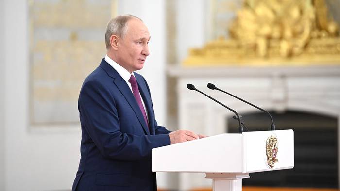 Путин предложил создать вакцину от коронавируса для детей от двух лет