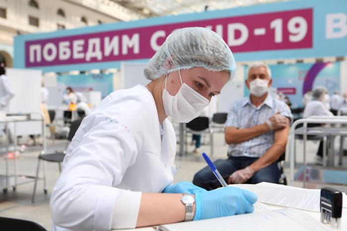 Московский департамент здравоохранения пояснил, почему нужно прививаться от COVID-19