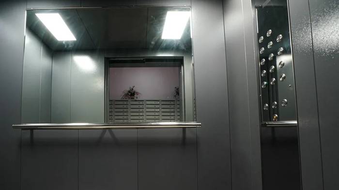 СК проводит проверку после падения лифта в жилом доме на западе Москвы