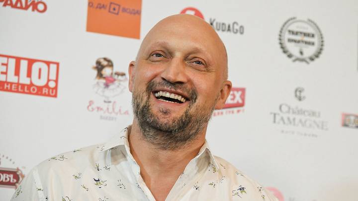 «Смотрю с юмором на профессию»: актер Гоша Куценко — о соцсетях, экспериментах и конкуренции