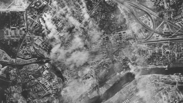 Война с огнем: как пожарные и простые жители сорвали планы врага по сожжению столицы