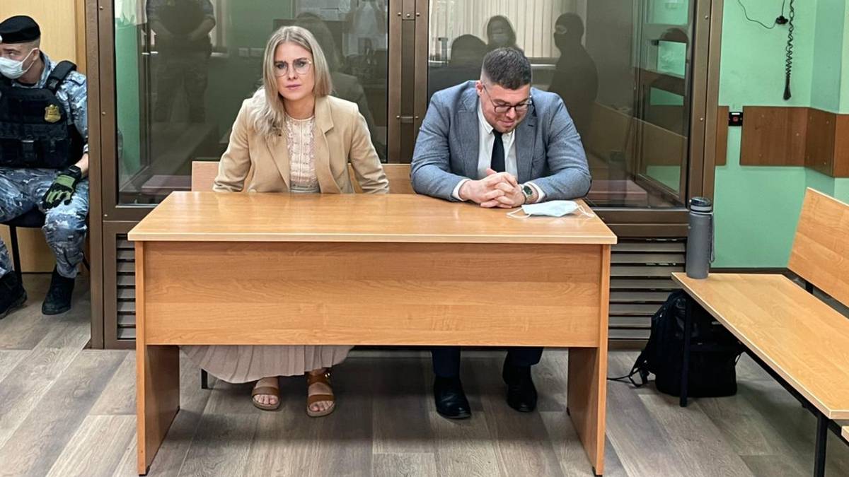 Суд в Москве заменил Соболь условные исправительные работы годом реальных
