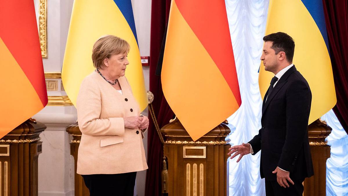 На Украине рассказали об ультиматуме, который Меркель выдвинула Зеленскому