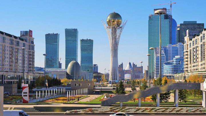 Курс на восток