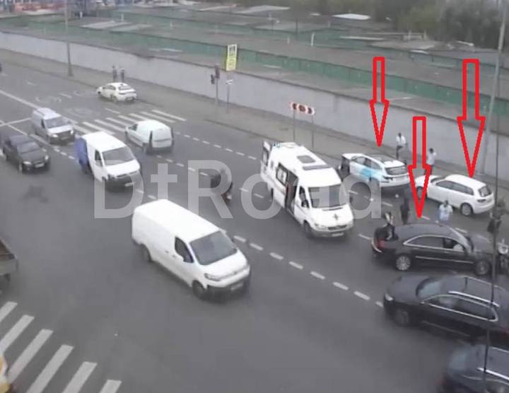 Массовое ДТП с участием четырех машин произошло на западе Москвы