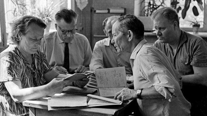 Реформа 1956 года: как пенсии стали выплачивать всем работникам в стране