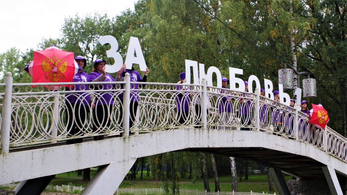 Дмитрий Певцов с добровольцами вышли на улицы СВАО с «Любовью» и «Правдой»