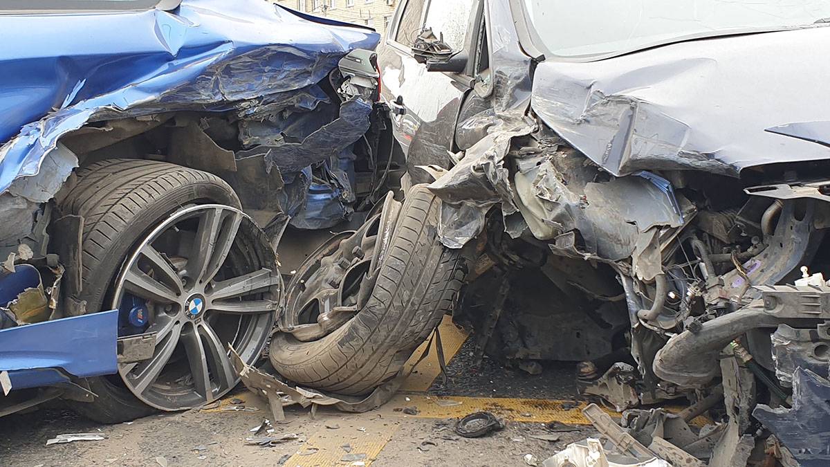 Водитель, почувствовавший себя плохо за рулем, погиб в ДТП на западе Москвы