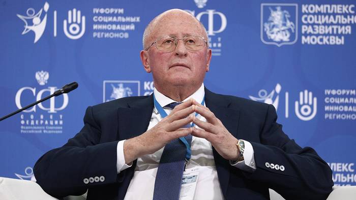 Гинцбург рассказал о возможном названии вакцины от COVID-19 для детей